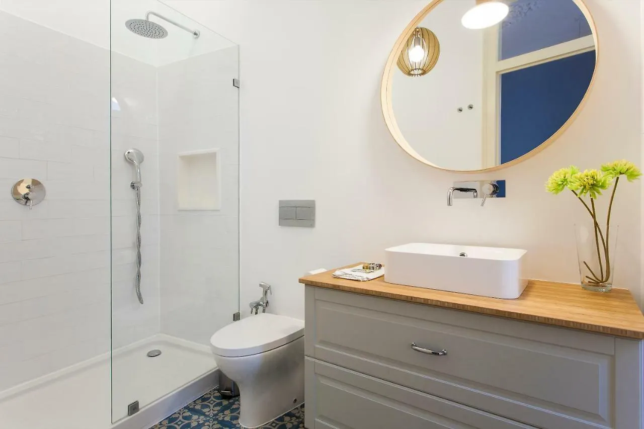 Bairro Alto 3 Bedroom Patio Flat! Lisboa شقة