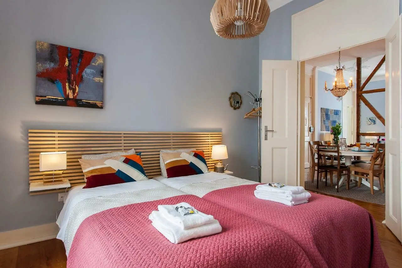 Bairro Alto 3 Bedroom Patio Flat! Lisboa البرتغال
