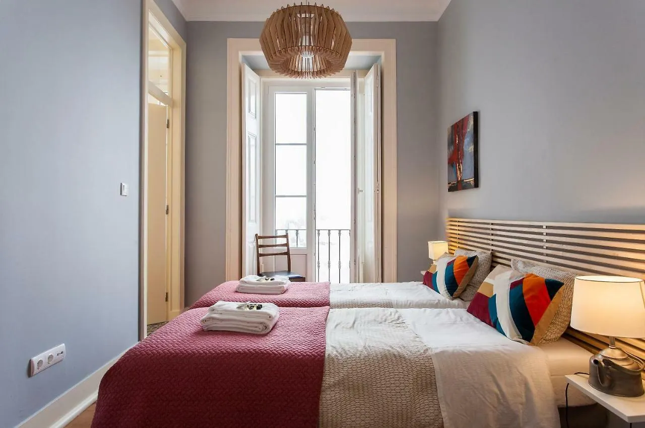 דירה ליסבון Bairro Alto 3 Bedroom Patio Flat!